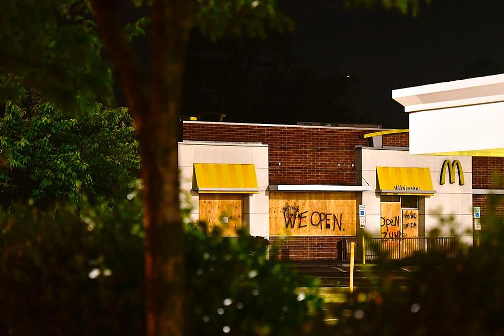 Angry McDonald&#8217;s Customer in Ohio Shatters Plexiglass Coronavirus Barrier