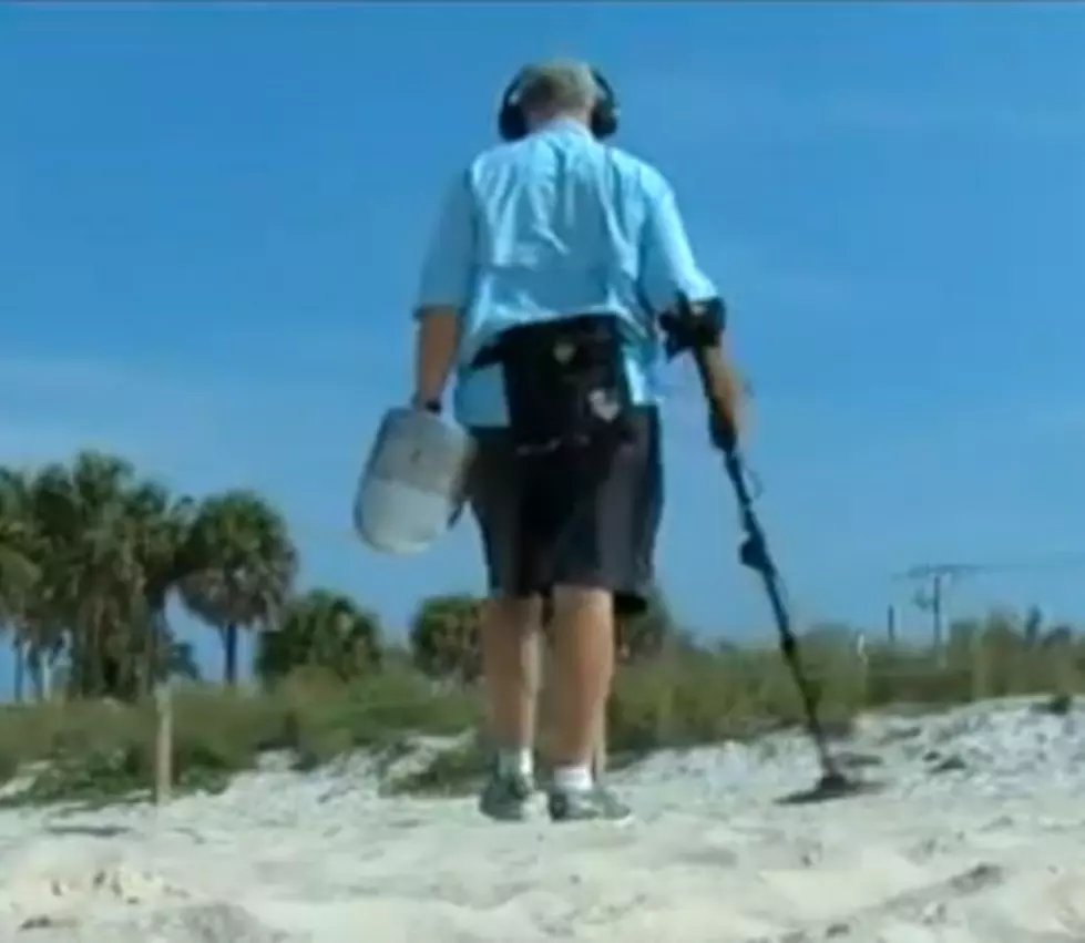 Florida Man Finds Michigan Woman&#8217;s iPhone Buried at the Beach