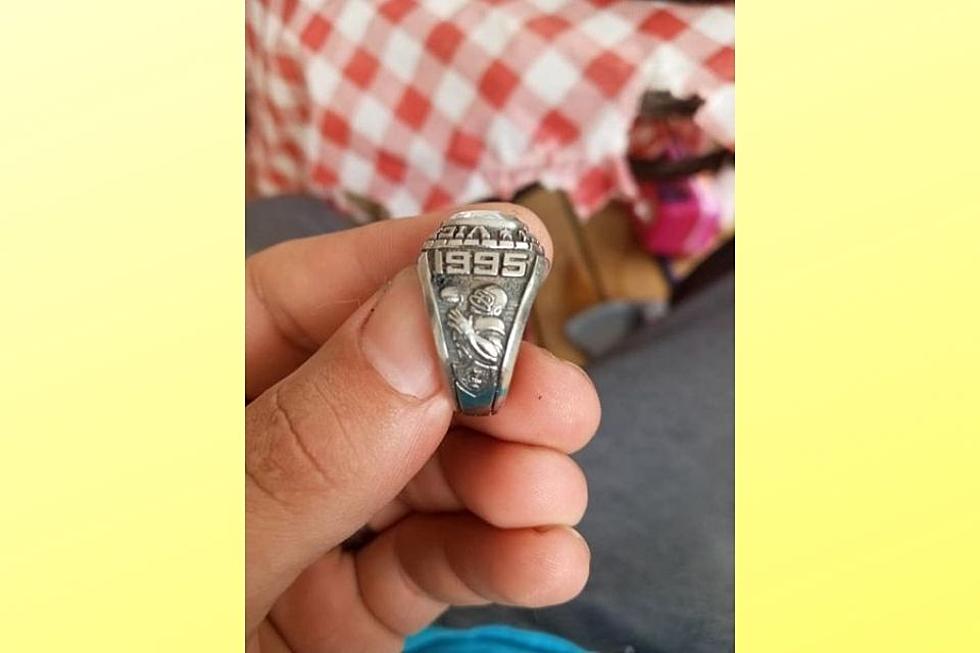 This Vicksburg High School Ring Was Found in a Lake. Is it Yours?