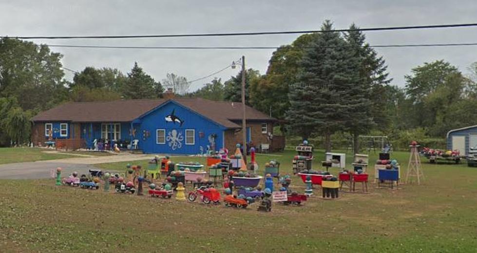 Michigan Home Decorated With Bowling Balls In Romulus