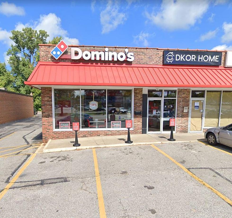 Angry Customer Assaults Domino&#8217;s Employee with Pizza