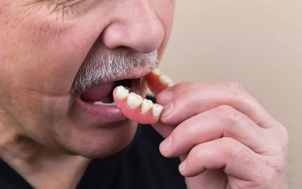 Wisconsin Man Reunites With Lost Dentures Found 800 Miles Away in Alabama