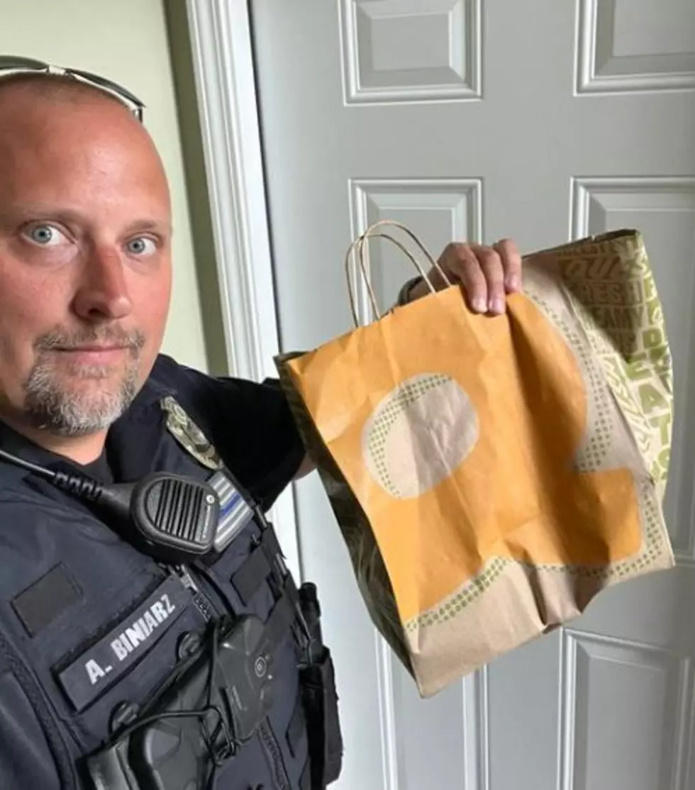 Michigan Cop Delivers Food After Arresting Uber Eats Driver