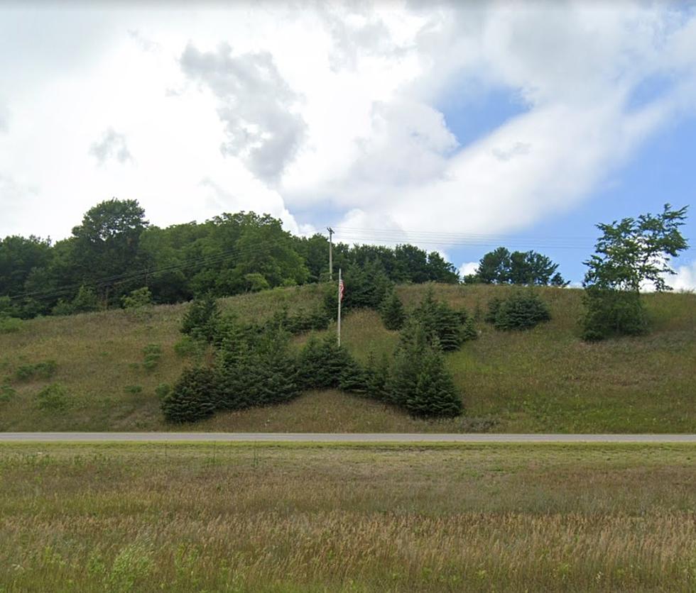 Roadside Memorial Along Michigan's US-31 Is More Than Just a Star