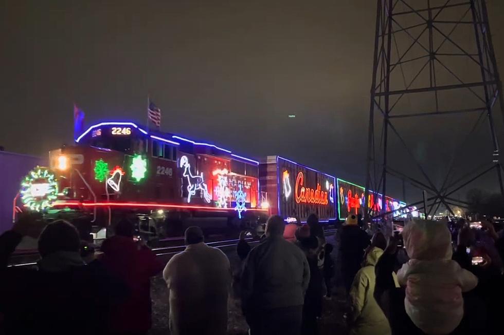 Here&#8217;s How Michigan and Illinois Residents Can Catch The Holiday Train