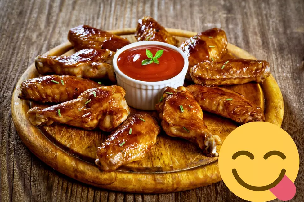 chicken wings, Illinois, lunch lady, theft