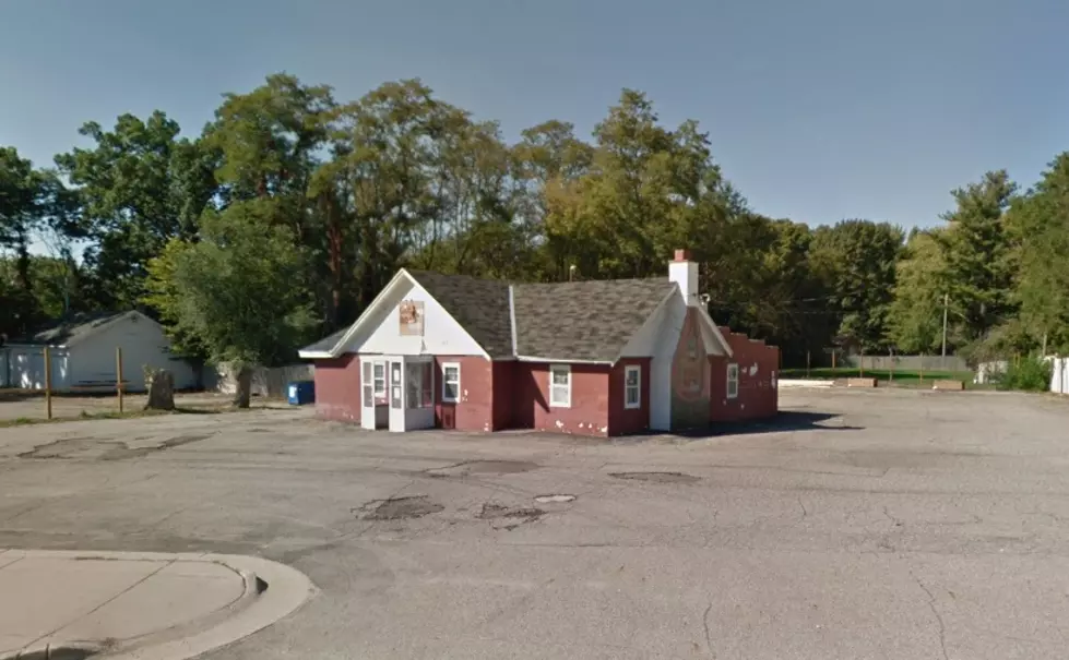 Gull Road Tavern 2014