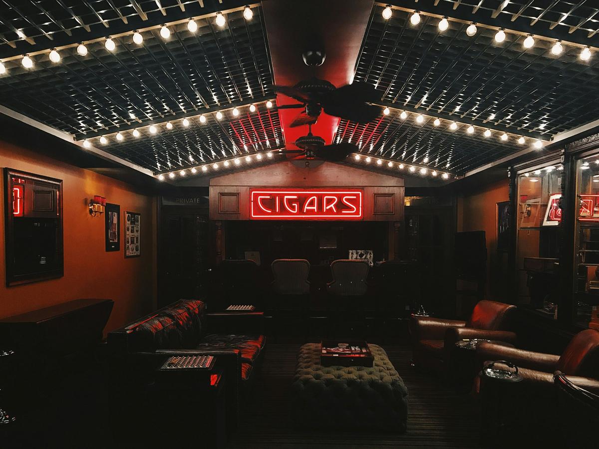 New Cigar Lounge Detroit Airport