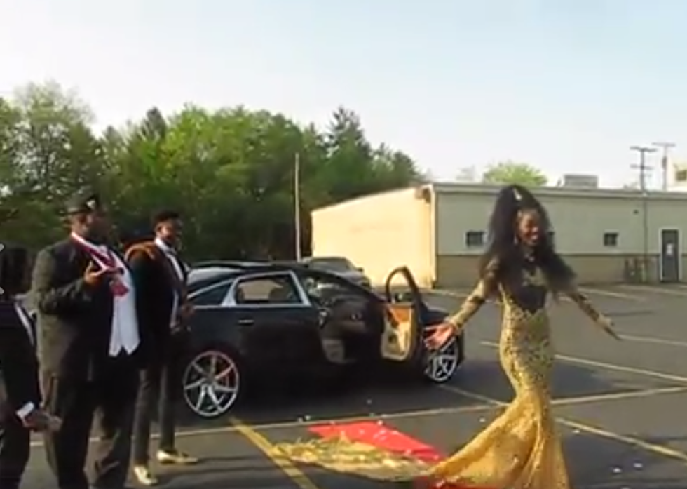 Benton Harbor Students Perfectly Re-Create ‘Coming to America’ Scene at Prom [VIDEO]