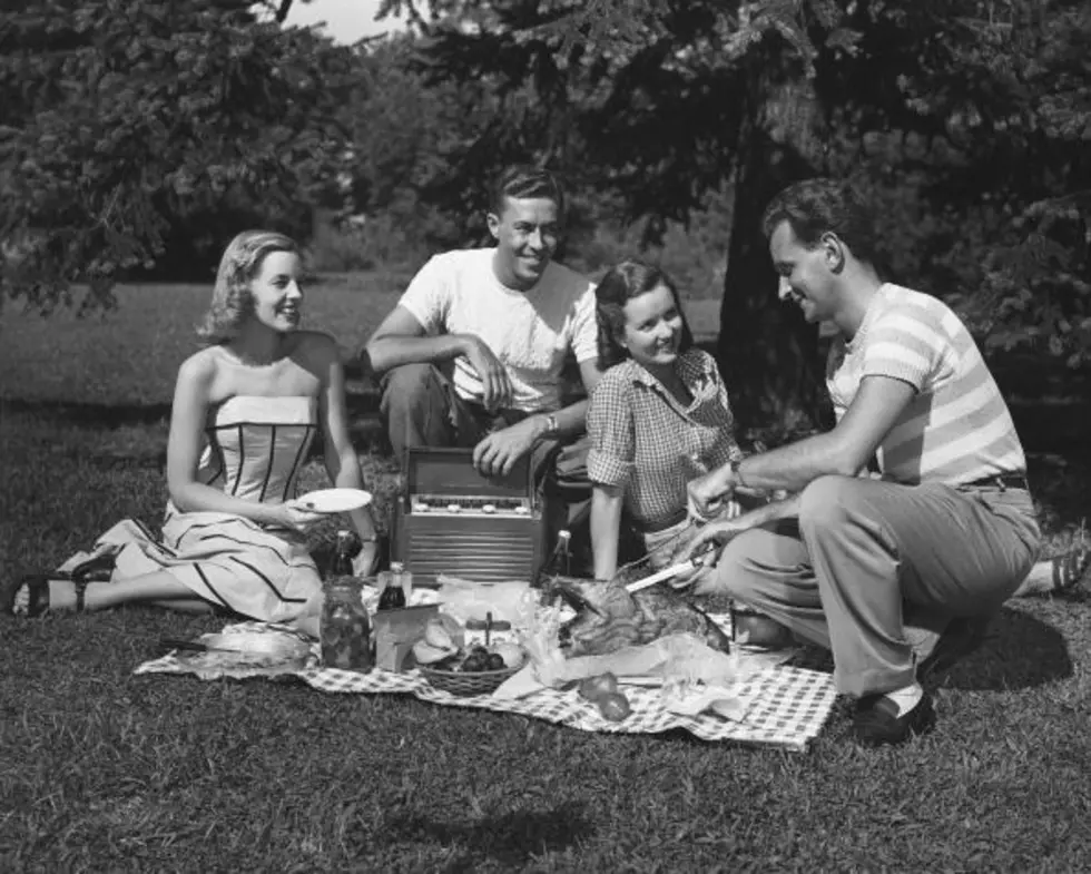 Lunchtime Live is BACK at Bronson Park!