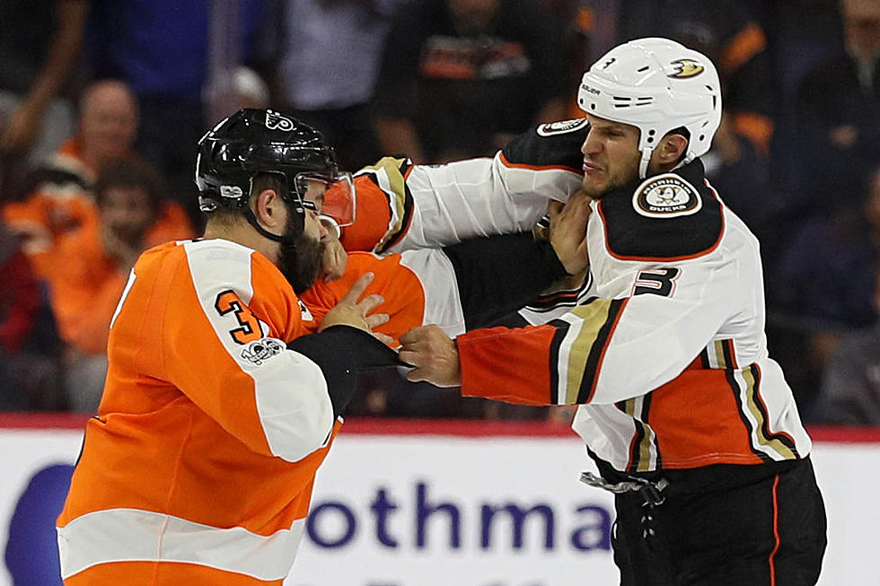 Watch Hockey Fight Between Flyers And Ducks End With One Punch