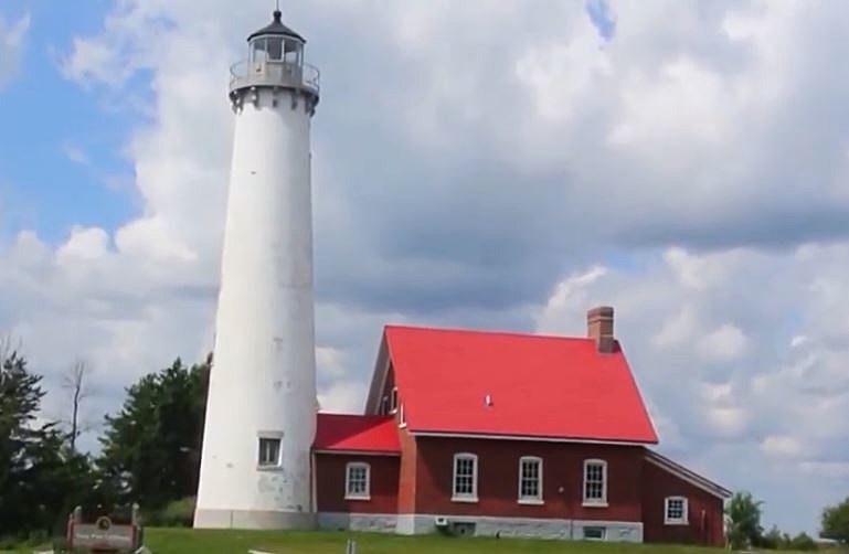 history of lighthouse keeper salary in michigan