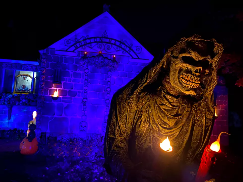 Check Out This Kalamazoo Couple's Halloween Display