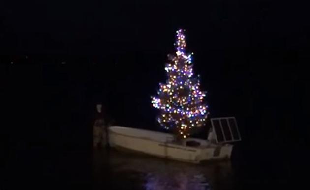 Michigan&#8217;s Floating Christmas Tree Keeps Hope Alive in 2020