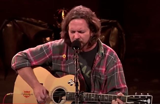 Eddie Vedder Headlines Eclectic Benefit Show Supported by KST