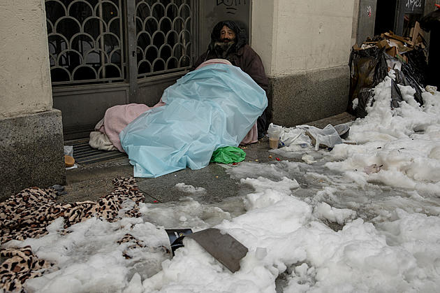 City Of Kalamazoo Erects Warming Shelter For Homeless