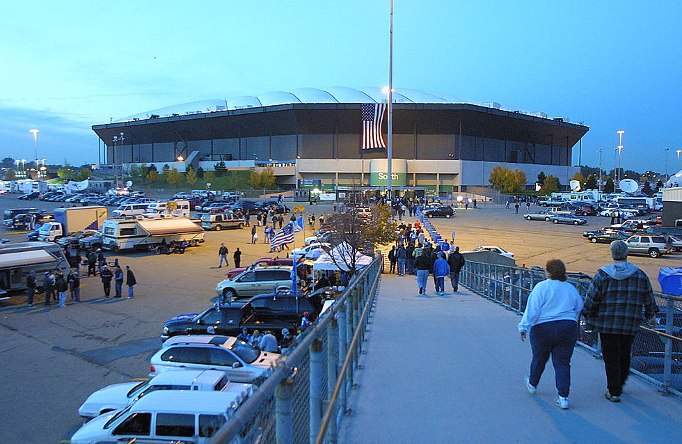 In 1975, Detroit Lions Played Their First Game At Silverdome