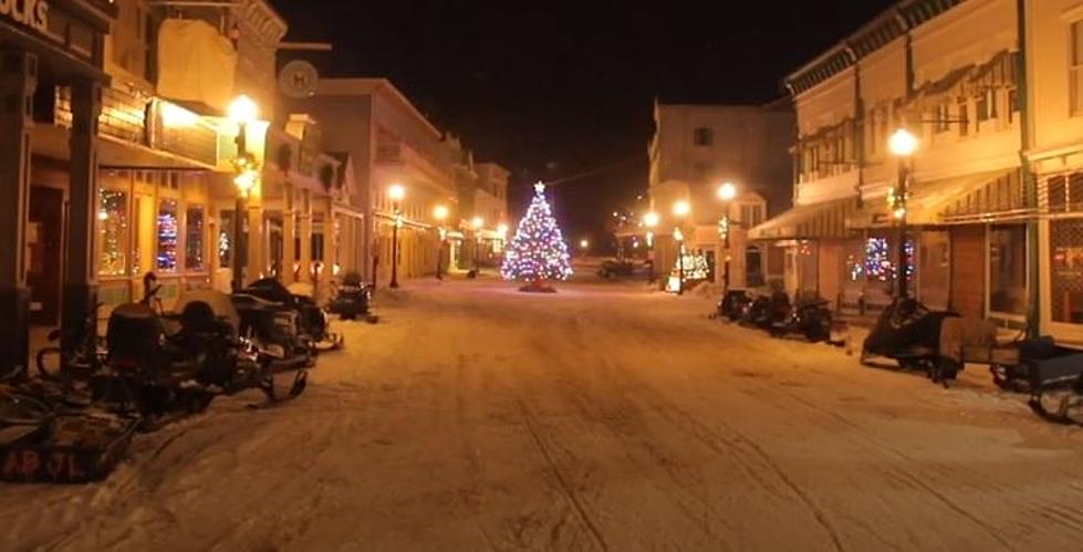 Take a Peaceful ASMR Christmas Walk on Mackinac Island [Video]