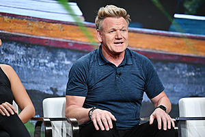 Gordon Ramsay Opens Burger Restaurant in Chicago That Serves Ketchup on Hot Dogs