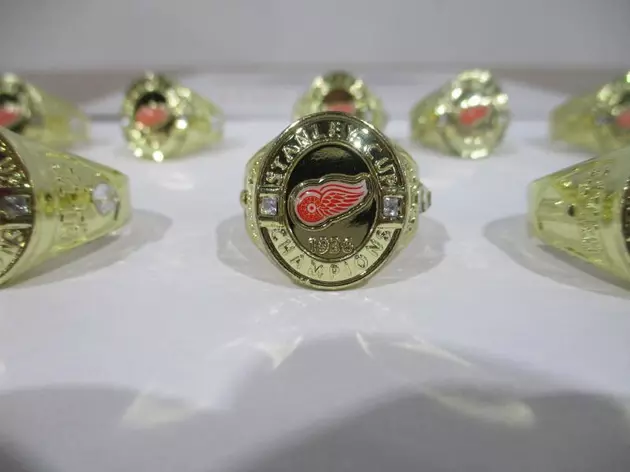 What The??? US Customs Busts Fake 1936 Detroit Red Wings Stanley Cup Ring Smugglers