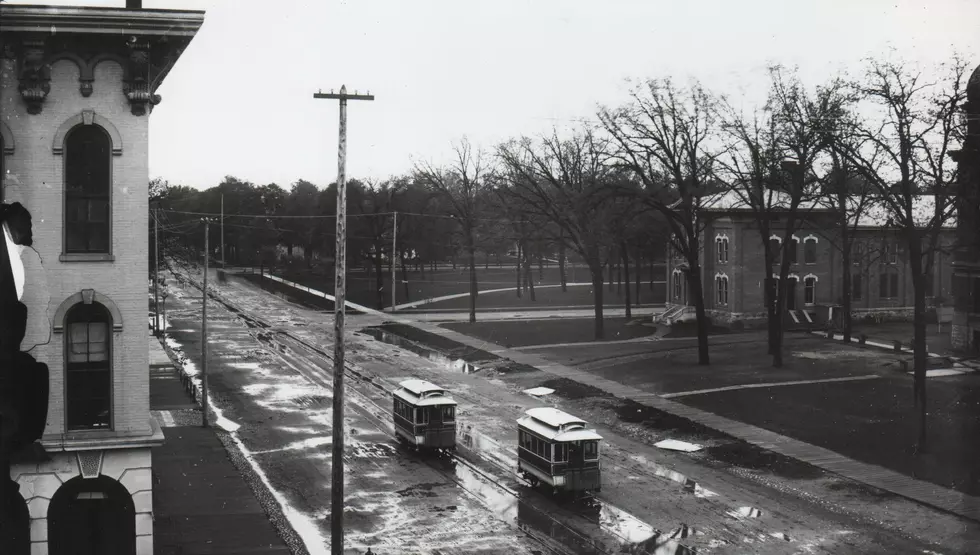 Streetcars on Rose Street In Kalamazoo; Now There’s a Throwback