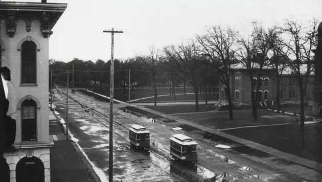 Streetcars on Rose Street In Kalamazoo; Now There&#8217;s a Throwback
