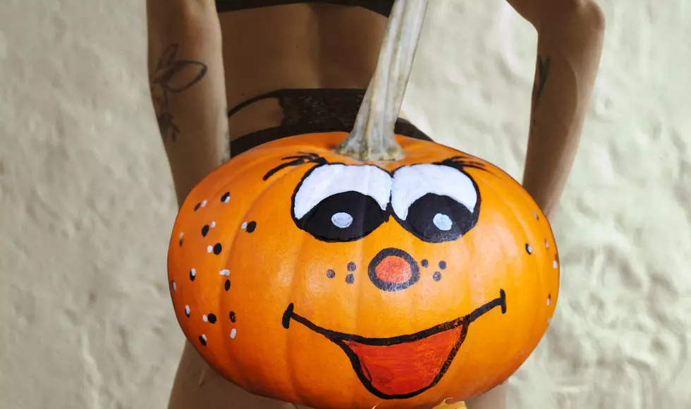 Detroit Woman Will Paint Your Booty Like A Pumpkin This Halloween