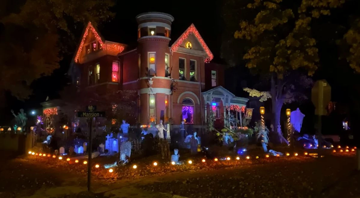 VIDEO Halloween House In Marshall Is Fully Decorated VIDEO Halloween House In Marshall Is Fully Decorated