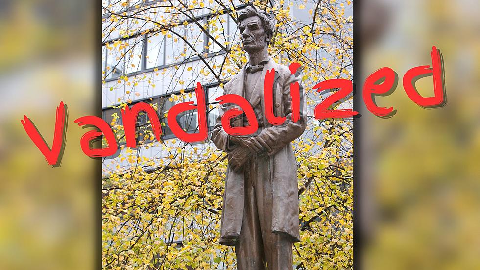 Kalamazoo’s New Abraham Lincoln Statue Vandalized with ’38 Dakota Warrior’ Paint