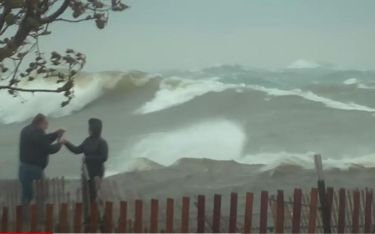 Michigan Just Experienced A Tsunami Event From Lake Michigan. That's Right, A TSUNAMI