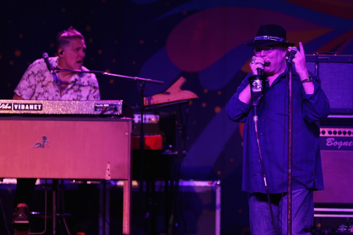 Win Tickets To See Spin Doctors, Gin Blossoms & Blues Traveler