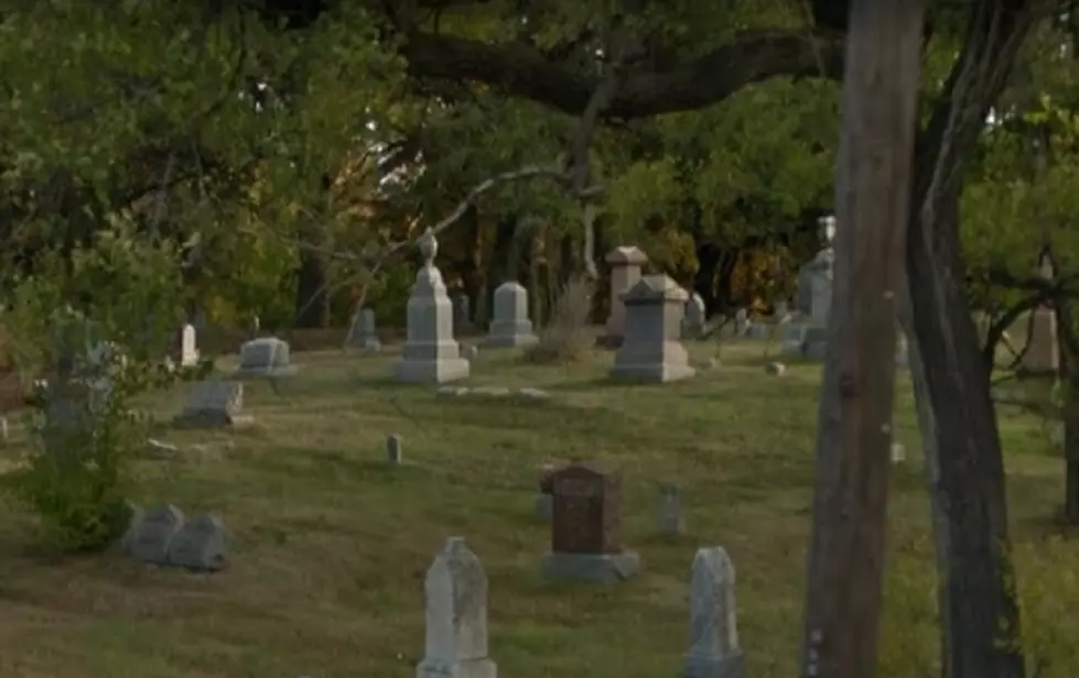 The Haunting of the Gardener&#8217;s Grave in Redford Cemetery, Detroit