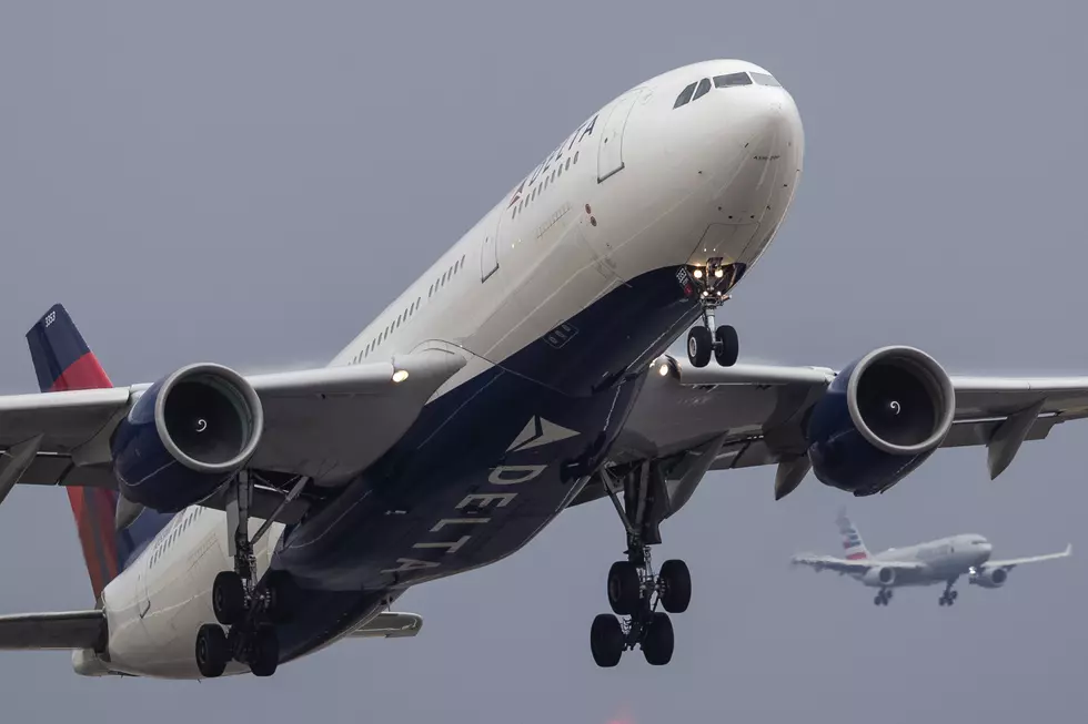 Delta Flight Plunges 30,000 Feet