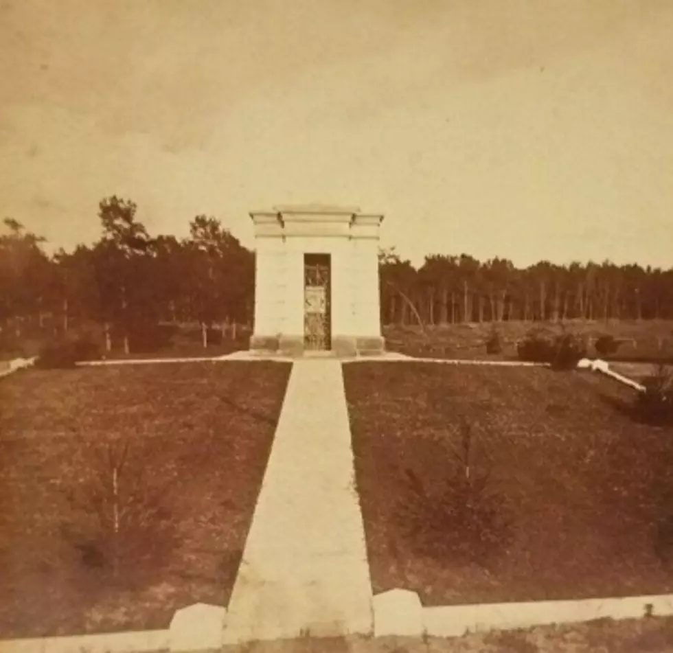 Riverside Cemetery&#8217;s &#8220;Lady In White&#8221; &#8211; Albion, Michigan