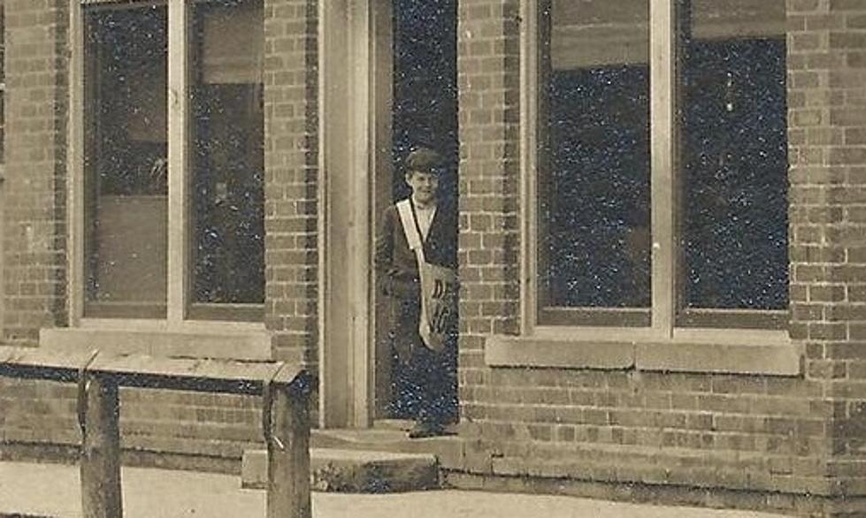 Michigan Paperboys and Newspaper Offices, Early 1900s