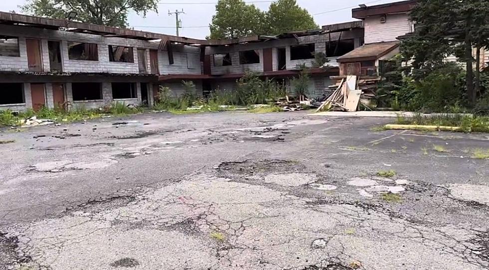 Closing Date Unknown: The Abandoned Oaks Motel, Detroit