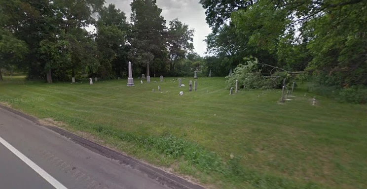 Did You Ever Notice This Tiny Cemetery on M-50 in Jackson County?