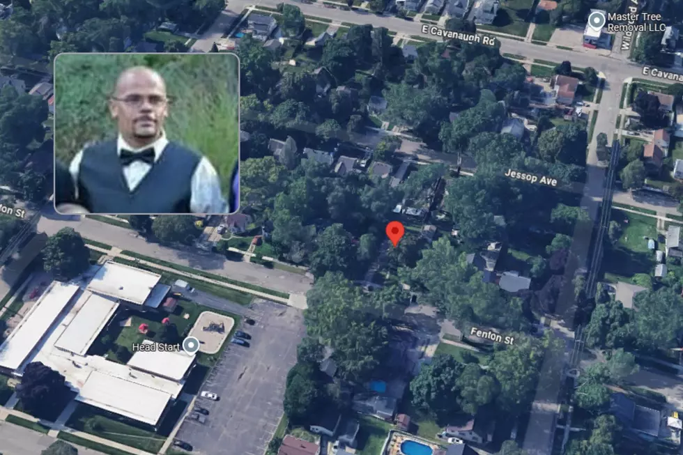 An Google Maps 3D aerial view of the 600 block of Fenton in Lansing, Michigan.