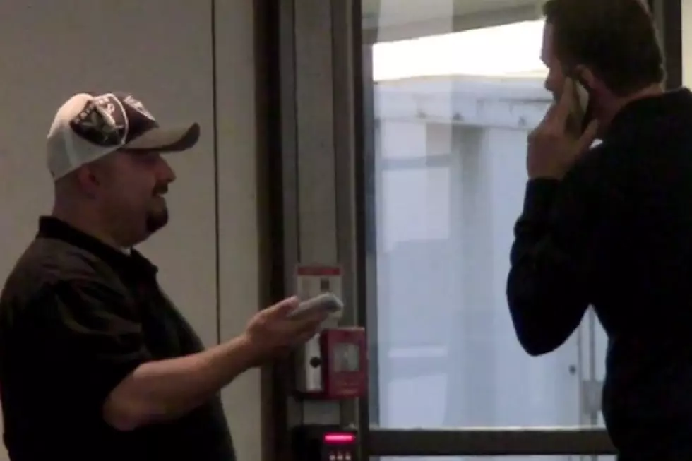 Watch This Guy Crash Loud Cell Phone Conversations [VIDEO]