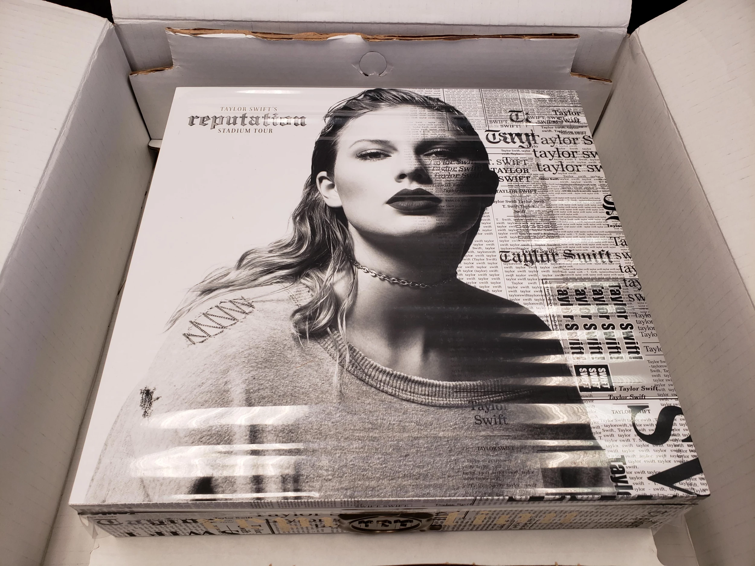 Win This Taylor Swift Vip Reputation Collectors Box Thursday