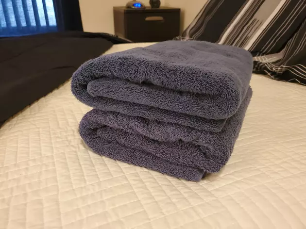 How to fold towels like in hotels. Try it!! 