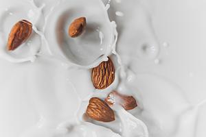 Almond Milk Is Not As Good As People Think: Unpopular Opinion