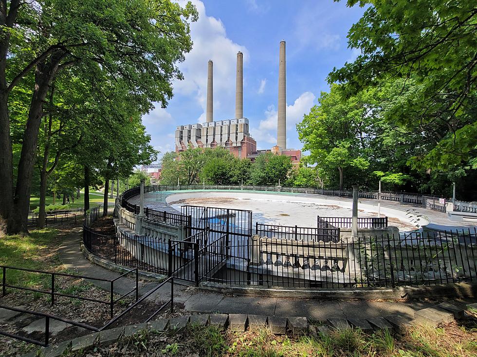 [Gallery] What&#8217;s Behind the Smokestacks? Come Take a Walk Through Historic Moores Park