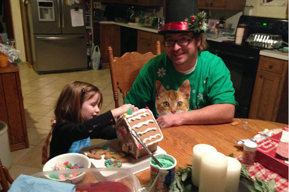 Building a Gingerbread House With Kailynn