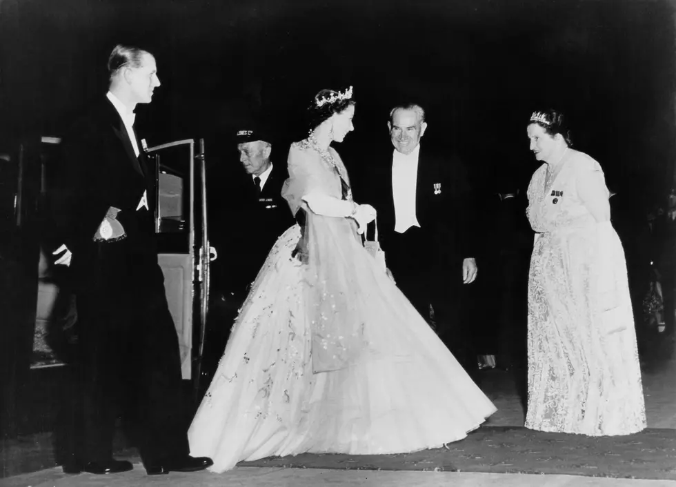 Today in History – British Royal family changes name to WINDSOR