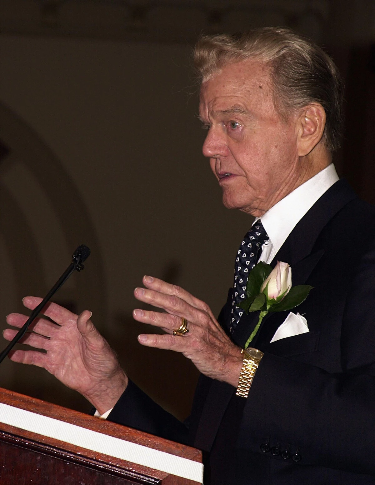 In History – Paul Harvey begins national broadcast