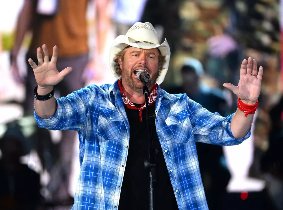 In History – Toby Keith wins 2 ACM Awards