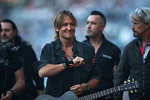 Keith Urban Gives You A Private Acoustic Concert