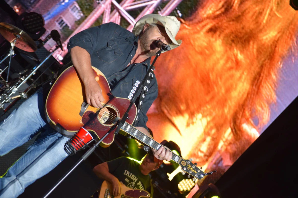 Toby Keith In Concert At Common Ground - Gallery 1