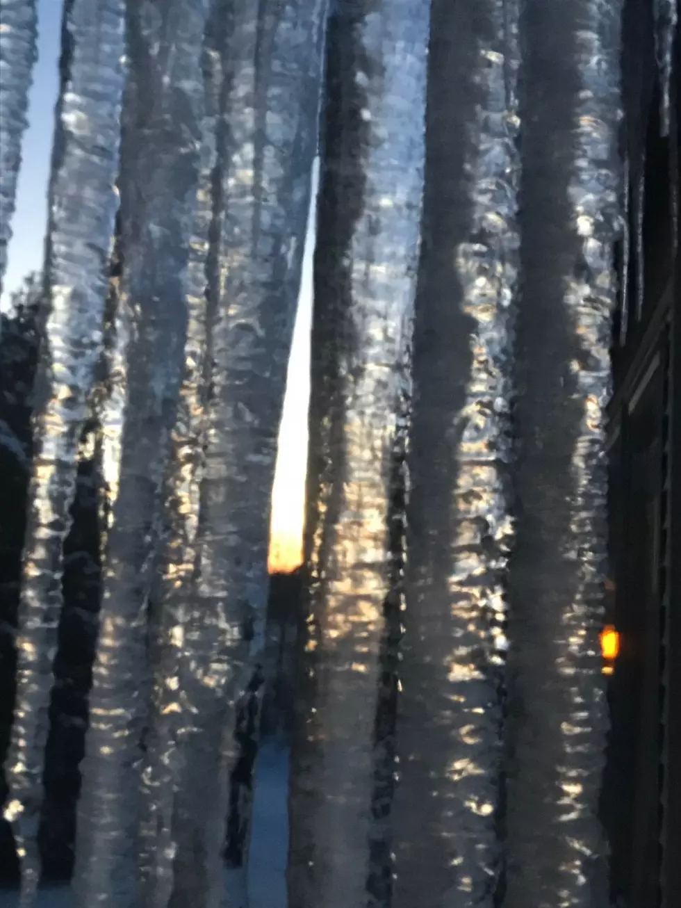 Lansing&#8217;s Monster-Sized Icicles